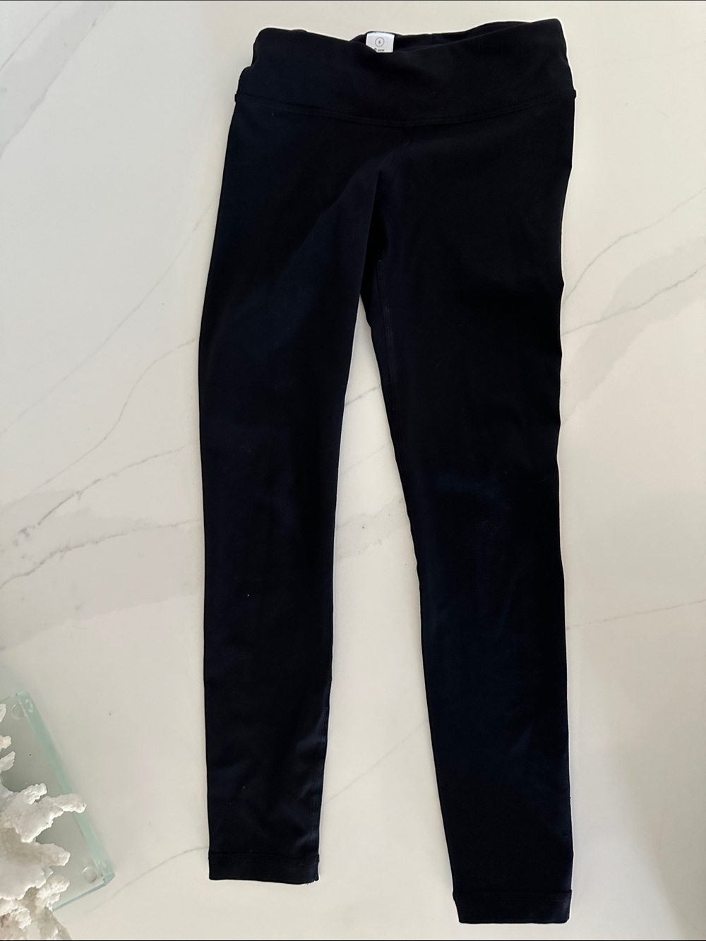 Ivivva girls Black Leggings with draw sting. Size 6.